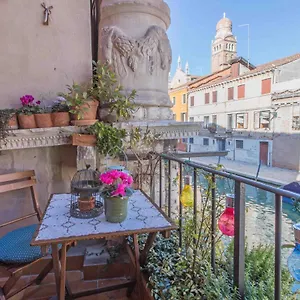 Ca Cammello Private Terrace And Canal View Apartment