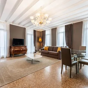 San Teodoro Palace - Luxury Apartments Venedik