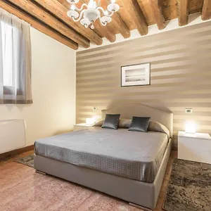Ca' Del Monastero 6 Collection Chic For 4 Guests With Lift Apartment