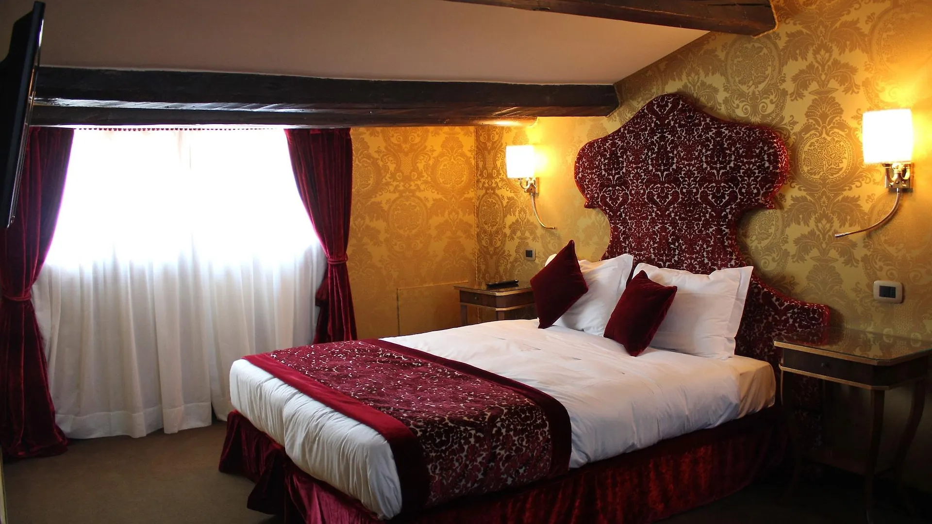 Hotel Casanova Venice 4*,